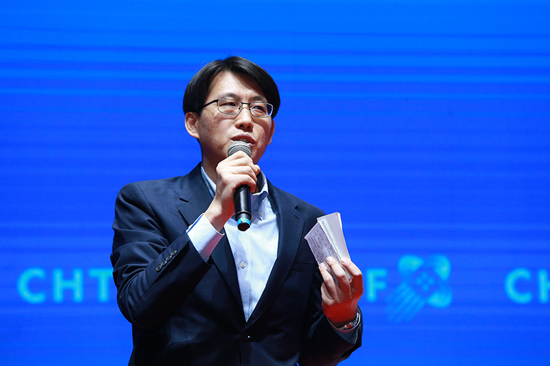 主题对话主持人高飞至顶网传媒创办人兼总编辑